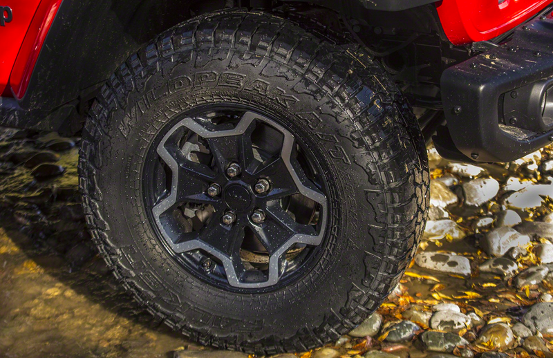 Illustration for article titled The 2020 Jeep Gladiator Is the Glorious Jeep Pickup You've Been Dreaming of for the Past 26 Years